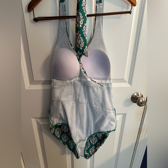 Women’s Green Boden Halter Swimsuit Size 12L (UK Size 16L) - Picture 3 of 5